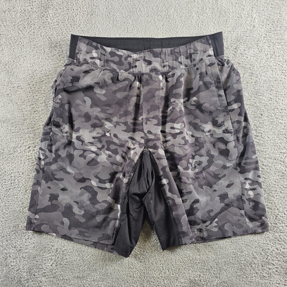 Lululemon Mens Grey Black Halftone Camo Athletic Training Shorts Zipper Pocket M
